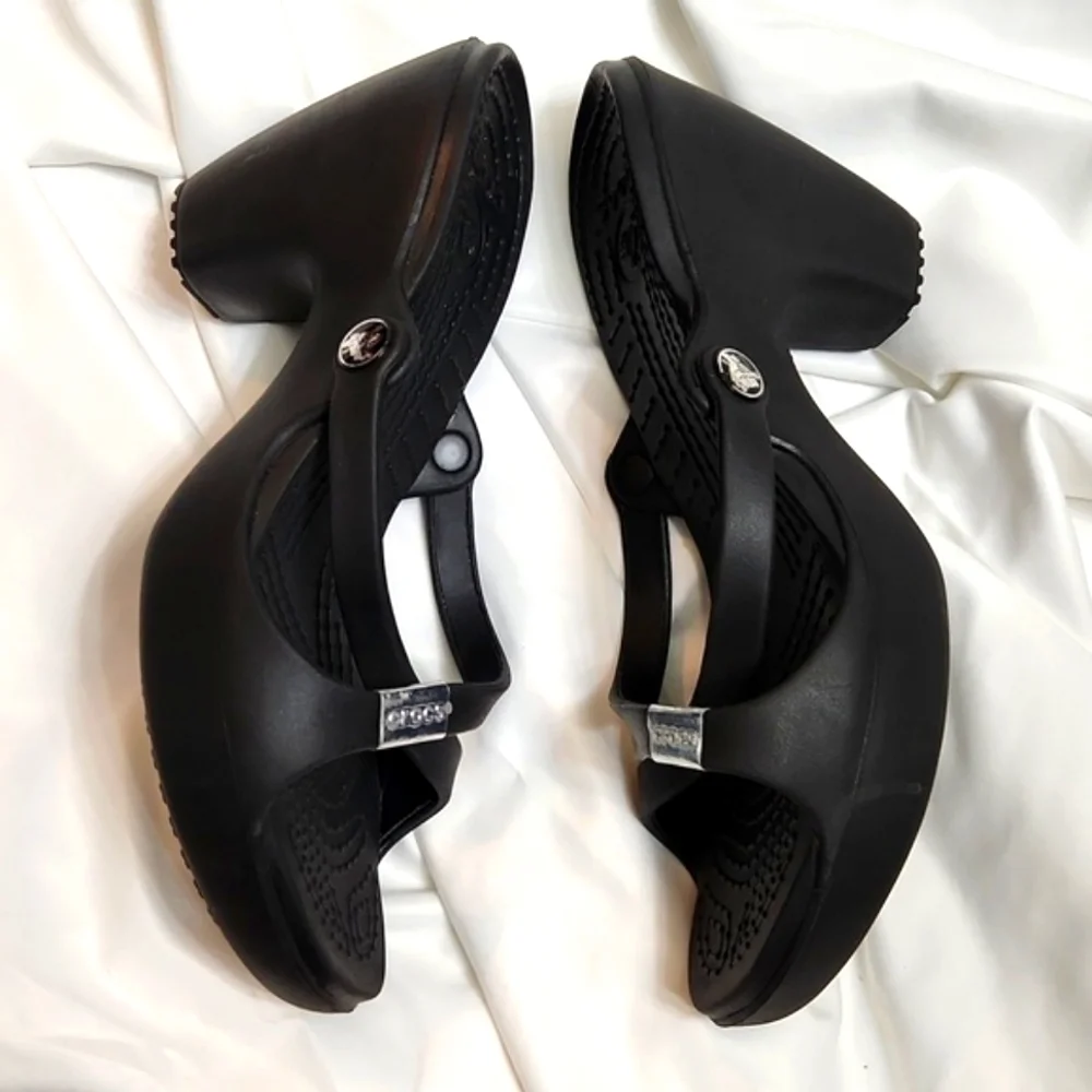 Crocs Cyrus Black Heeled Open Toe Sandals (womens size 10)